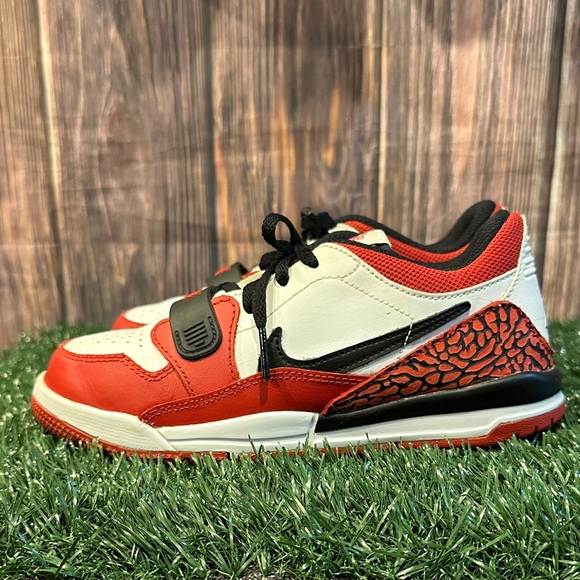 Youth Jordan Red and White Sneakers - Size 2Y - Picture 1 of 6